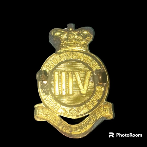 VINTAGE | Canadian Military Cap Badge | Princess Louise’s NB VIII Hussars - Picture 2 of 2